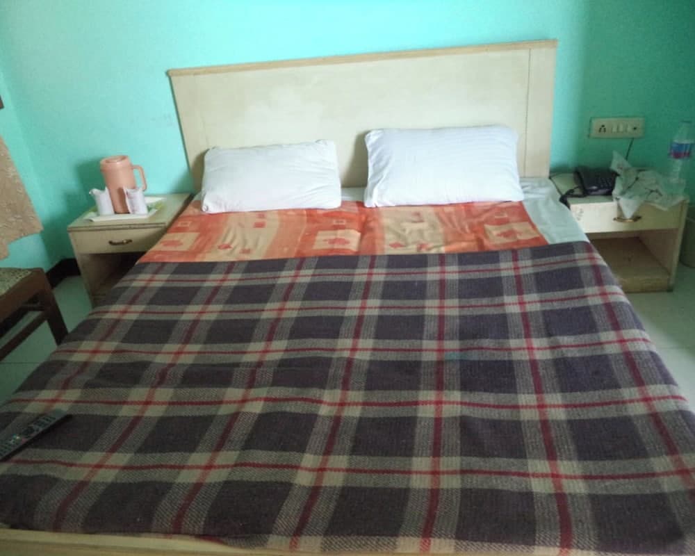 Goroomgo Viren Plaza Agra