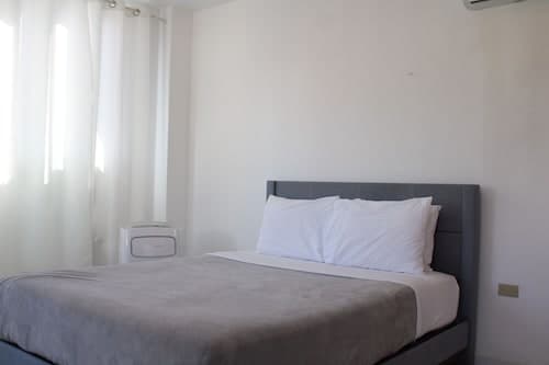 Arecibo Hotel 2103