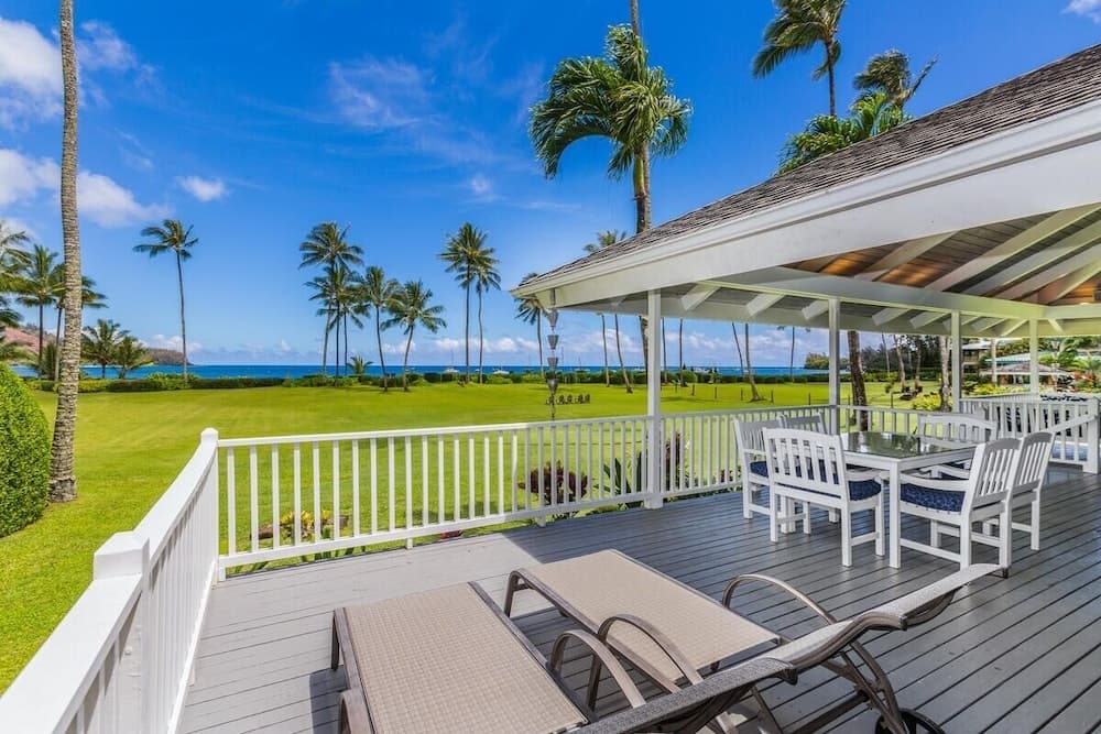 Makana Nui 3 Bedroom Home by RedAwning