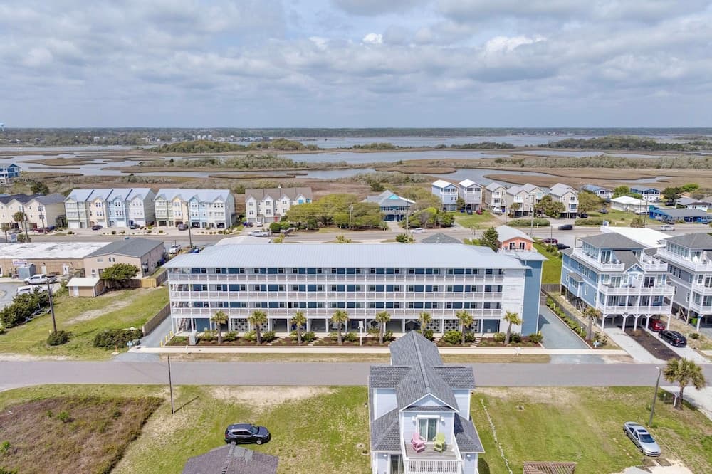 Saltwater Suites