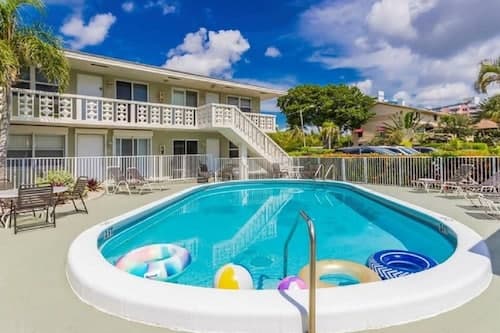 Mid Mari - Gorgeous Nautical Condo Near Beach, Shops & Restaurants- Condo 105