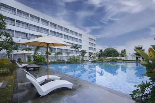Raja Hotel Kuta Mandalika Resort & Convention