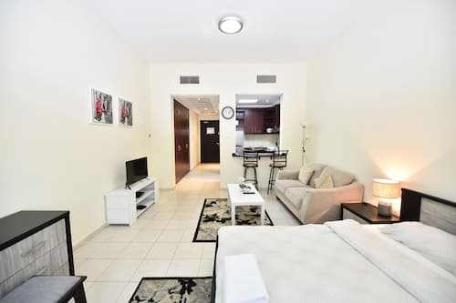 KEN - Spectacular Furnished Studio