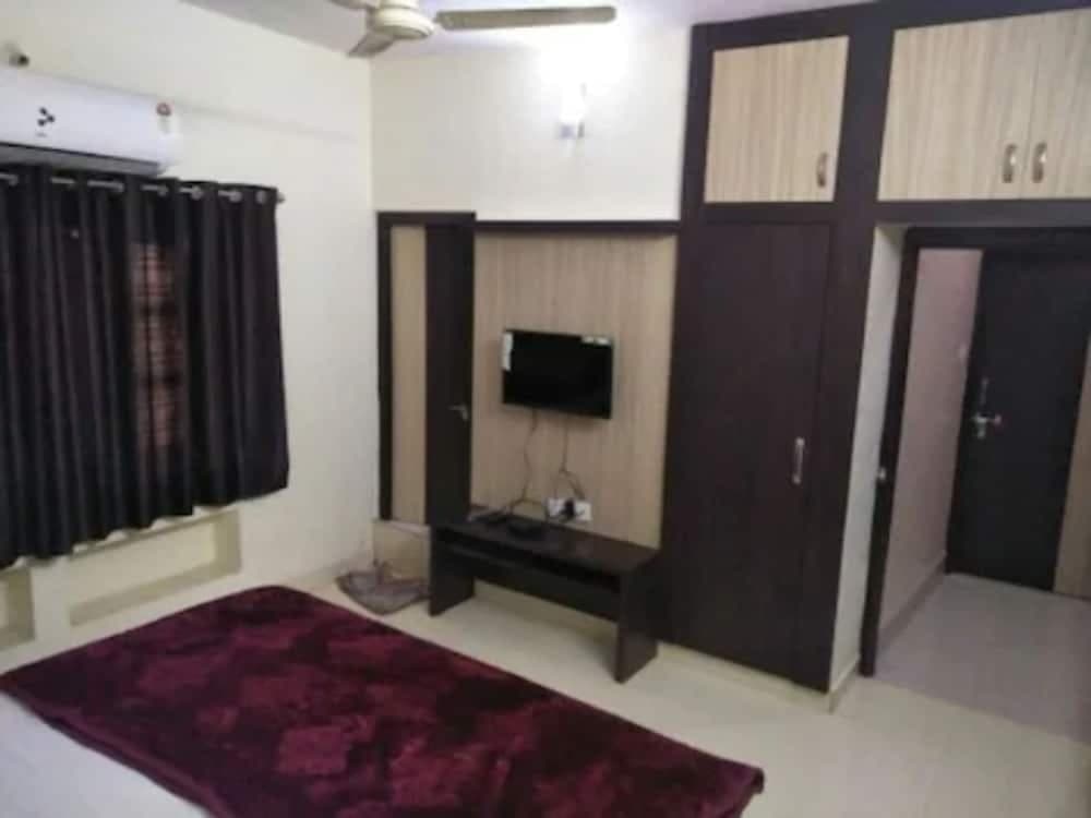 Goroomgo Surabhi Ajmer