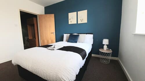 Salford Ark Comfort Stays Near Trafford Centre