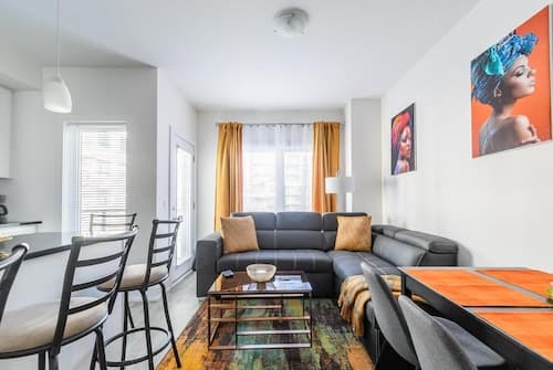 4BR 3BA Townhouse on Lake Ontario Free Parking Gym