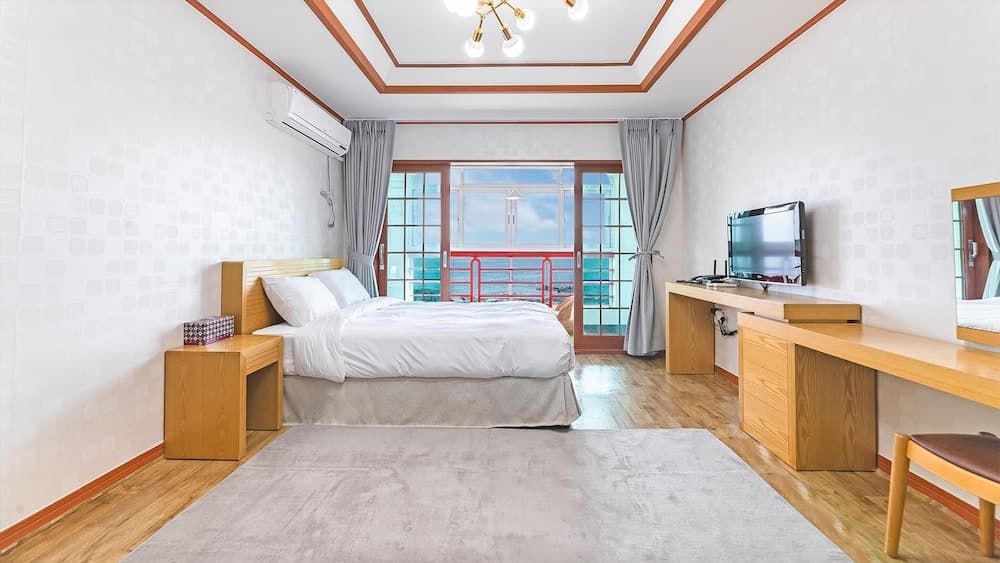 Jeju Badaaehyanggi Pension
