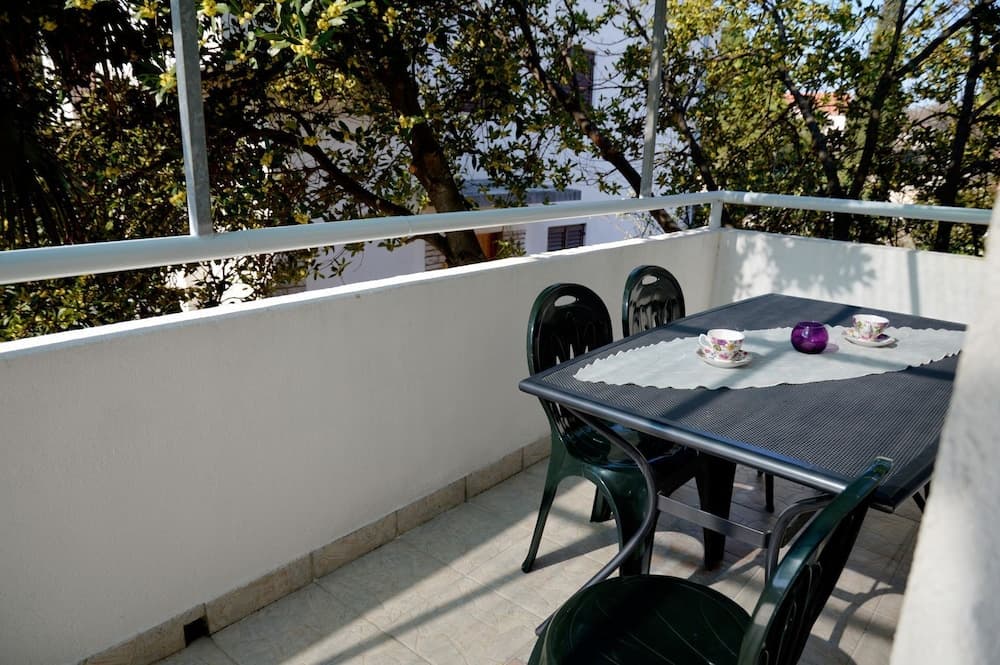 Mira - Apartment With 2 Parking Places - A1