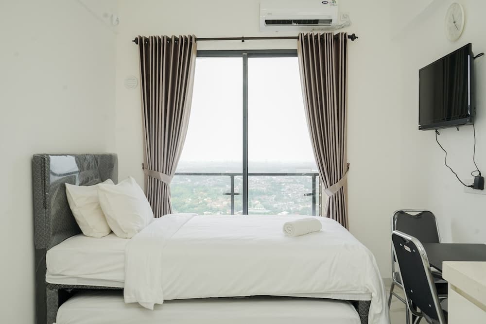 Cozy And Nice Studio At Sky House Bsd Apartment
