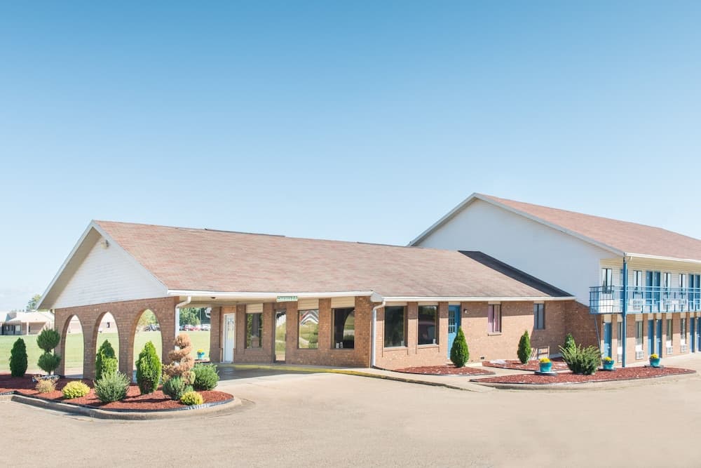 Cactus Inn & Suites