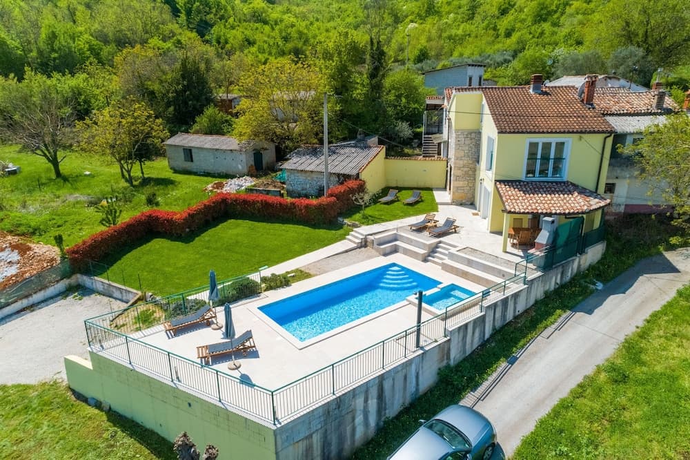 Villa Ana