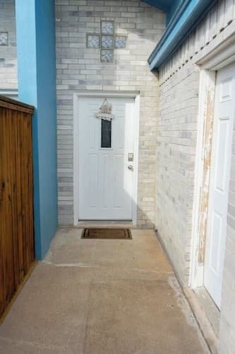 BBQ ok - Ground Floor Duplex 1/2 Block to Beach