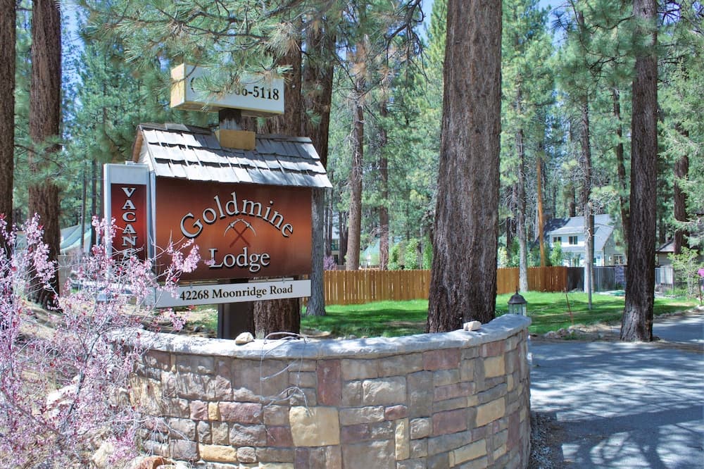 Goldmine Lodge