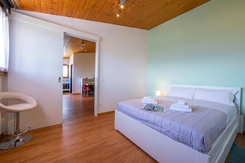 Petit Cadeau With Terrace and Private Garden