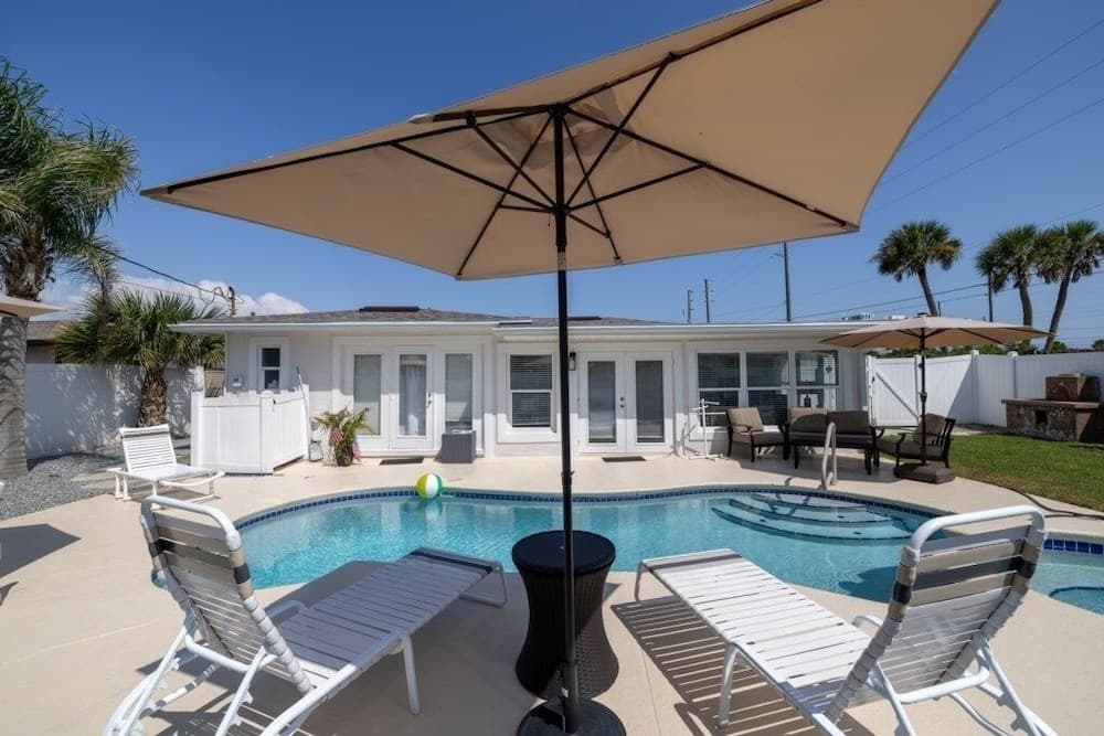 813 E 6th Ave 3 Bedroom Home by RedAwning