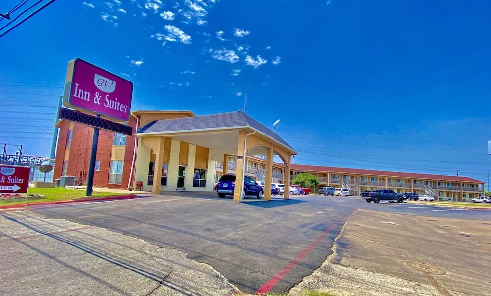 Great Western Inn & Suites - Saginaw