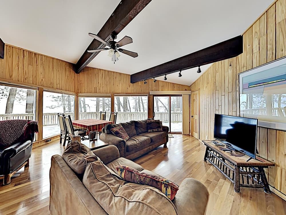 Oak Ridge Lake House