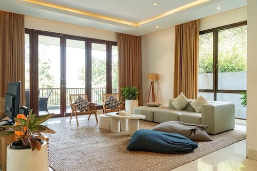Jasmine Cozy Villa 3 BR Heated Pool and Billiard