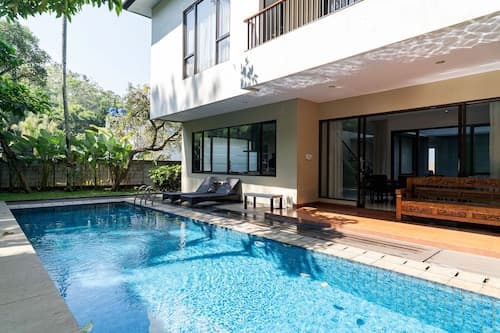 Oyama City View 4BR Villa with a Heated Pool