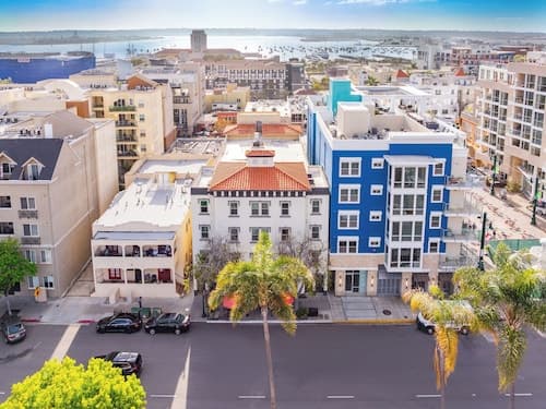Urban Boutique Hotel