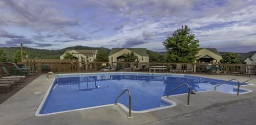 Eagle's Nest Condo Resort