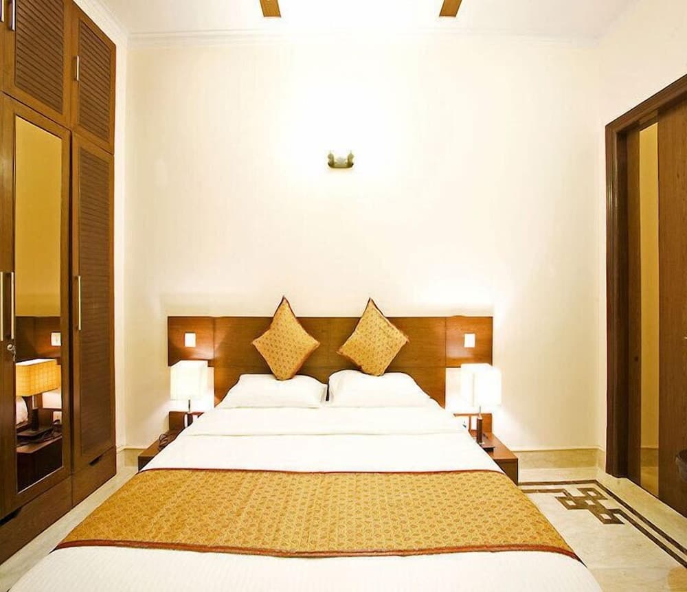 Evergreen Suites Defence Colony