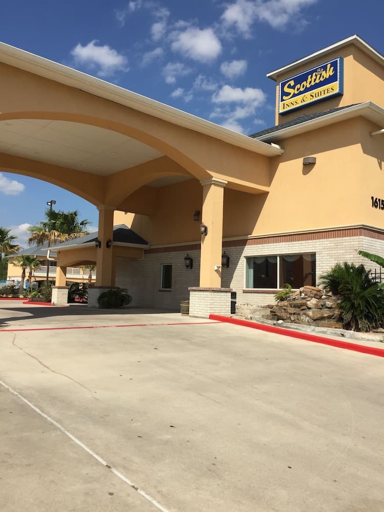 Scottish Inn & Suites