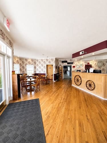 Carriage House Inn