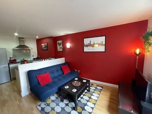 Modern 1BR City Centre Apartment
