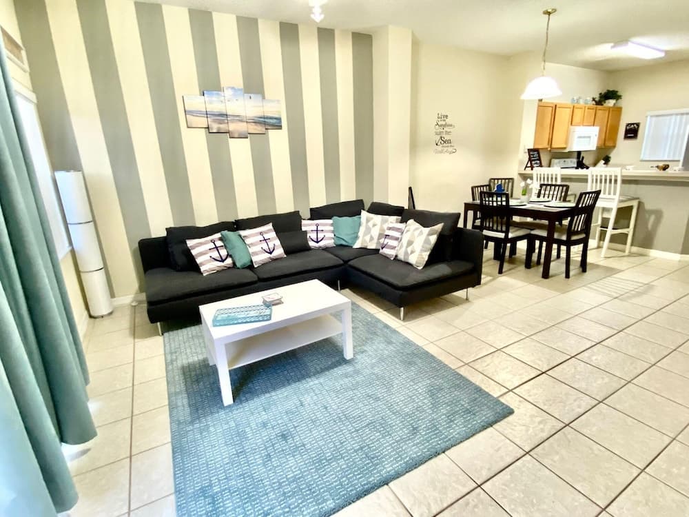 Amazing 3/2 Townhome With Lake View at Terra Verde!!