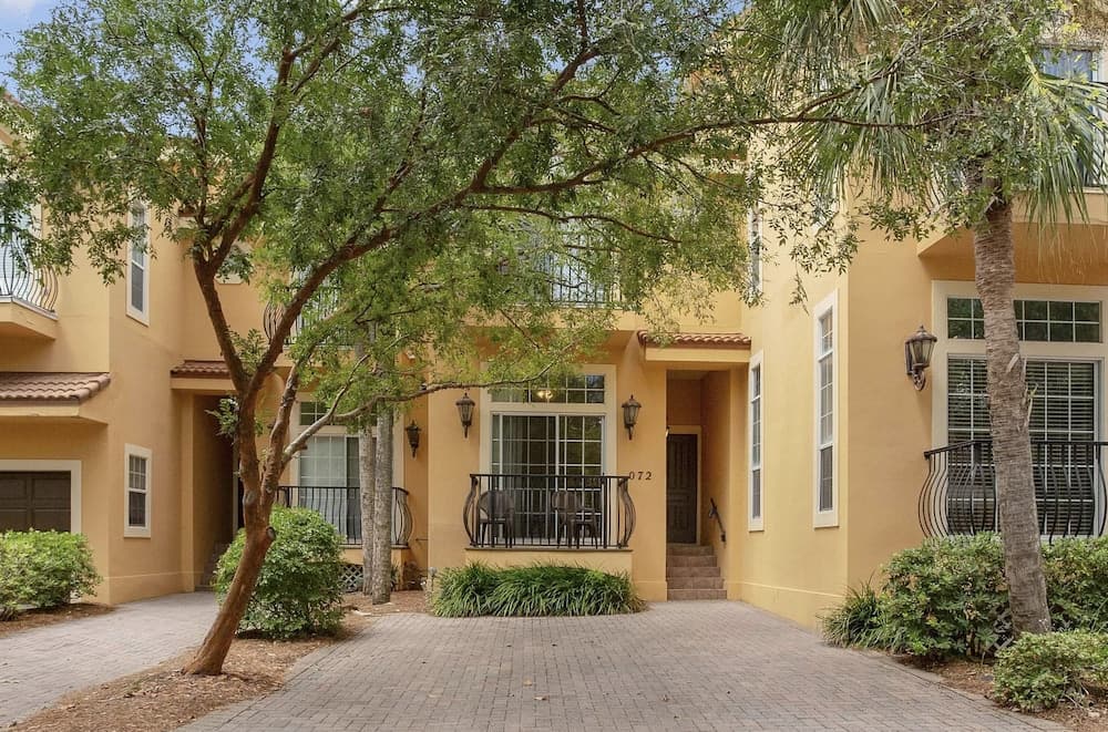 72 Vantage Pointe