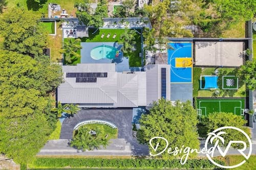 8BR Family Resort with Pool & Playground