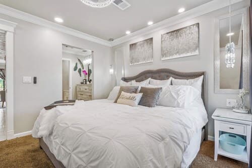 Clubhouse Bungalow - Community Amenities