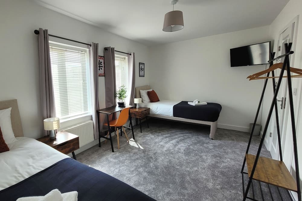 House of 4 Chimneys by Your Lettings UK