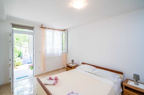 Apartments Zarac