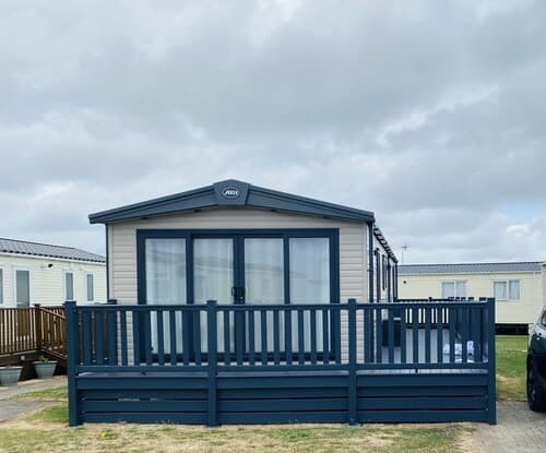 Prime Location 3-bed Chalet in Seal Bay, Selsey