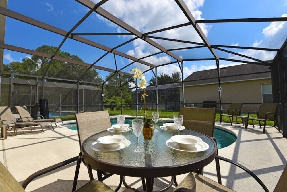 4 Bed Pool Game Room In Sandy Ridge 4 Bedroom Home by Redawning