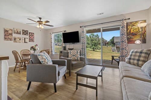 Branson Fall Creek Retreat w/ Deck Views!
