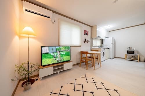 Jeju Joyhouse