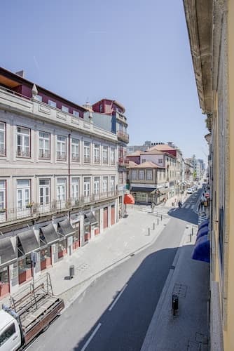 Liiiving - Aliados Stone Apartment