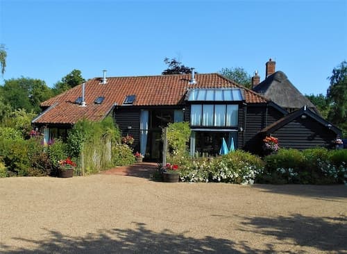 Brundish, Suffolk Large 4-bed Barn Stunning!