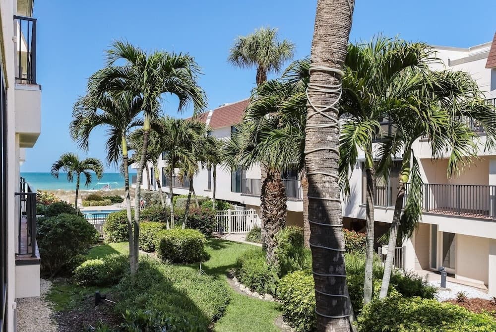 Waters Edge 104s 2 Bedroom Condo by RedAwning