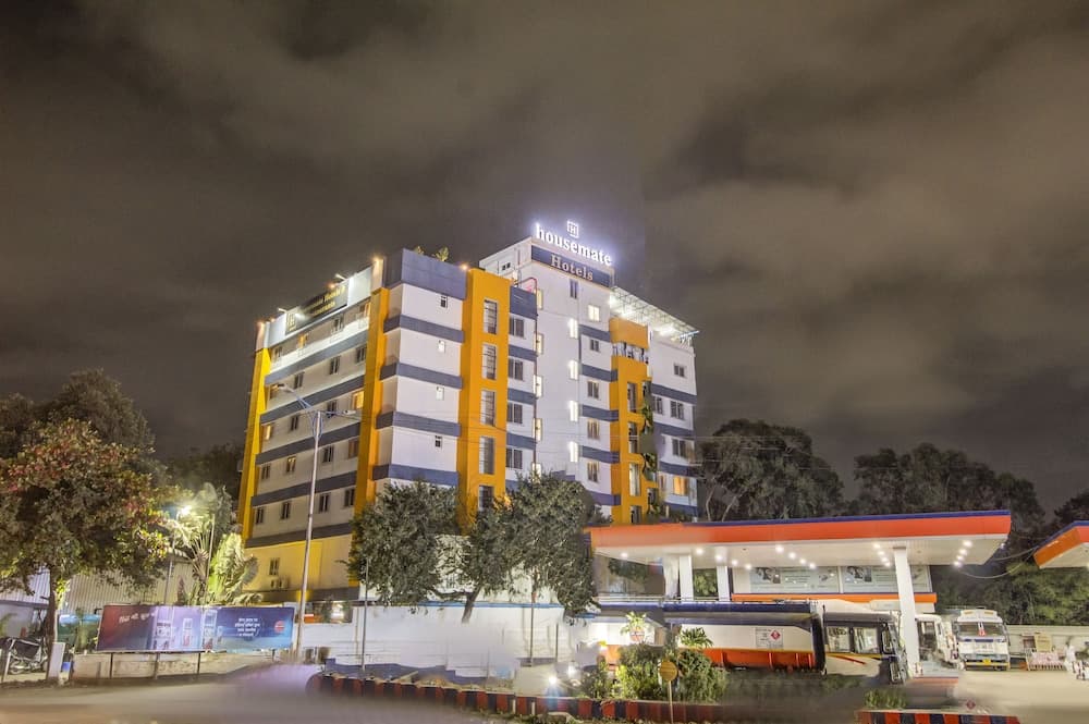 Housemate Hotels