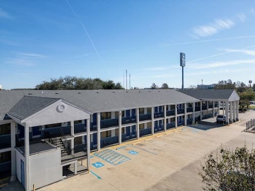 Deluxe Inn & Suites Morgan City