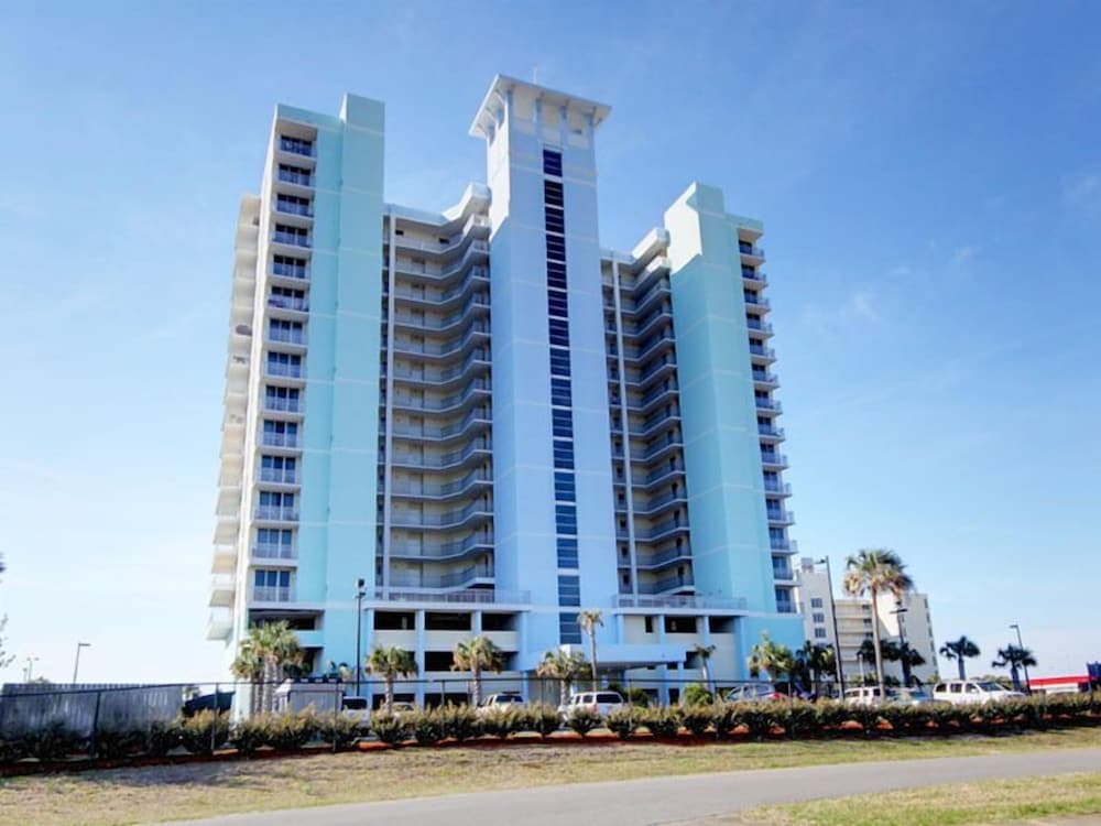 Emerald Dolphin by Southern Vacation Rentals