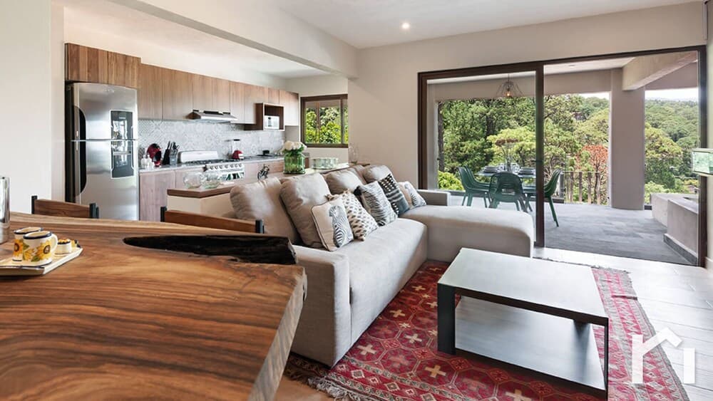 Moderna Villa con Hermosa Vista al Lago