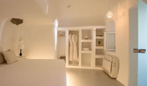 White Dream Suites