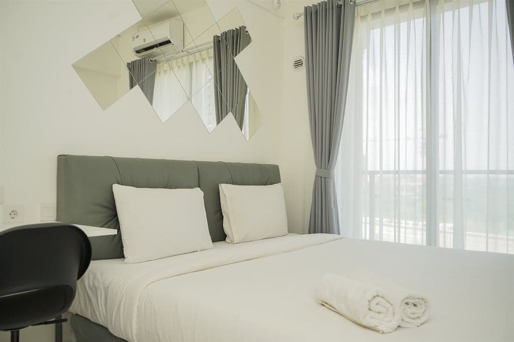 Nice And Homey Studio Room At Sky House Bsd Apartment