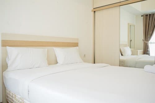 Minimalist Spacious Studio Room At Apartment Galeri Ciumbuleuit 1