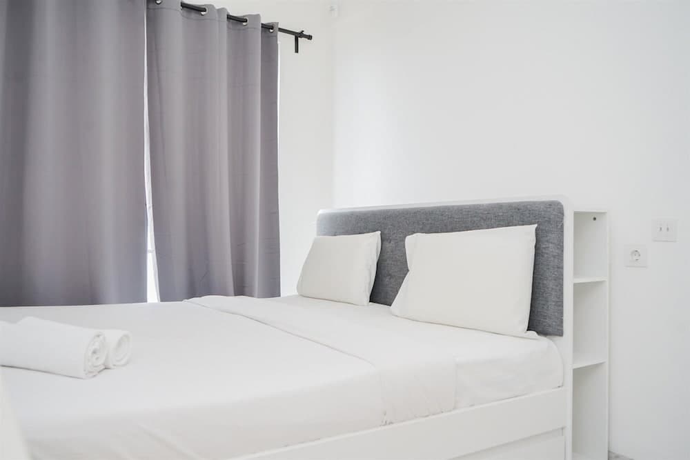 Comfy And Cozy Stay Studio Room At Sky House Bsd Apartment